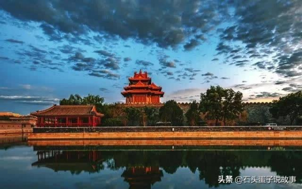 清朝真實的選秀照：秀女衣著樸素顏值普通，站成一排等待皇帝挑選