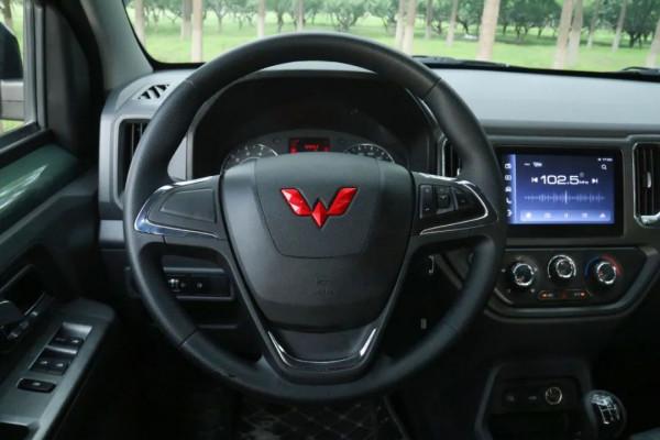 年輕人創業入場券 不到6萬家用/商用兼顧 試駕青春型皮卡五菱征途 年輕人創業入場券 不到6萬家用/商用兼顧 試駕青春型皮卡五菱征途