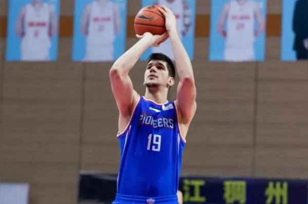 高個撐握三分技術，比小個更重要