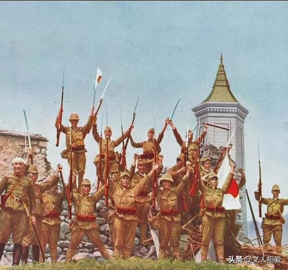 丁盛隻身營救被敵人包圍的二百人,連長感激地說,丁大膽名不虛傳 丁盛隻身營救被敵人包圍的二百人,連長感激地說,丁大膽名不虛傳