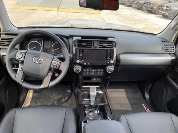 新款豐田超霸TRD Pro到港，造型比普拉多硬朗，動力滿足國六標準