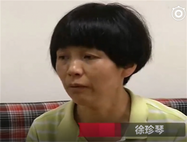 丈夫病逝後，農村媽媽打工擺攤養育三胞胎，仨兒子一個比一個爭氣