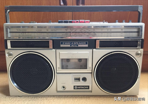 介紹一款日本進口的Hitachi TRK-7250E 行動式收音機-盒式錄音機 介紹一款日本進口的Hitachi TRK-7250E 行動式收音機-盒式錄音機