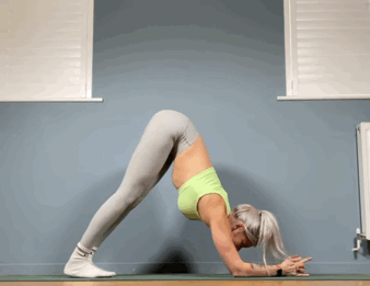 練瑜伽，如何加強下背部力量？這幾個動作超好用