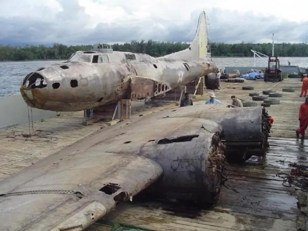 美B17轟炸機有多強?被擊中121處,沼澤地裡躺30年狀態依舊很好 美B17轟炸機有多強?被擊中121處,沼澤地裡躺30年狀態依舊很好