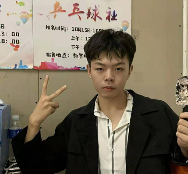 回顧劉學州一生：自幼被拋棄，6年轉學5次，15歲遭網暴