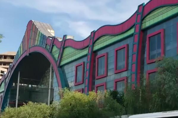 瀋陽令人惋惜的爛尾樓，曾要建成東北最大的遊樂園，如今草比人高