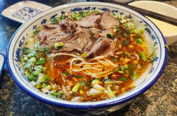 一碗全國人民都愛的牛肉麵是什麼樣子的？