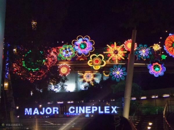 暹羅國,絢藍中的濃綠 暹羅國,絢藍中的濃綠