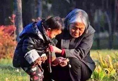 2014年廣西一男孩無依無靠，靠挖野菜為生，獲愛心捐款500萬