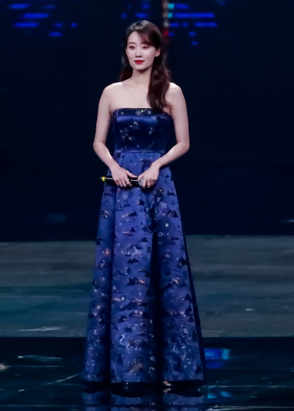 在百花叢中，選出了7位候選人，盤點她們整一年的紅毯造型