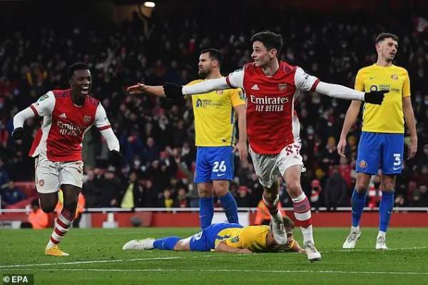 新星輩出，18 歲帕蒂諾首秀即進球，槍手昂首晉級聯賽盃半決賽