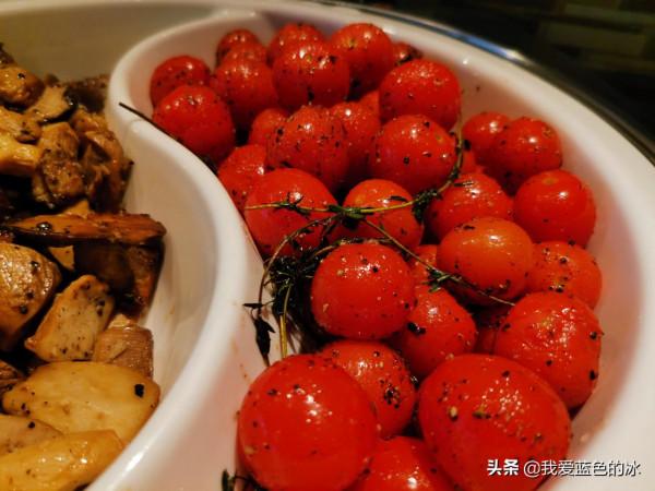 邊欣賞故宮景色邊吃早餐