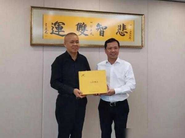 加多寶之父陳鴻道：百億涼茶帝國製造者，也是流亡香港在逃嫌犯