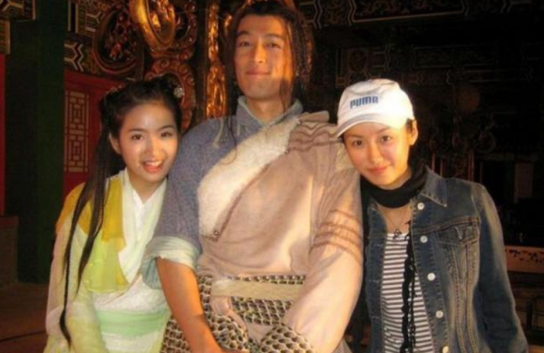 她是胡歌的夢中情人,因一頓火鍋被富豪看中,訂婚到結婚僅僅17天 她是胡歌的夢中情人,因一頓火鍋被富豪看中,訂婚到結婚僅僅17天