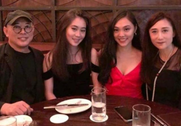 同樣是李連杰基因,把黃秋燕女兒和利智女兒一對比,差距就出來了 同樣是李連杰基因,把黃秋燕女兒和利智女兒一對比,差距就出來了