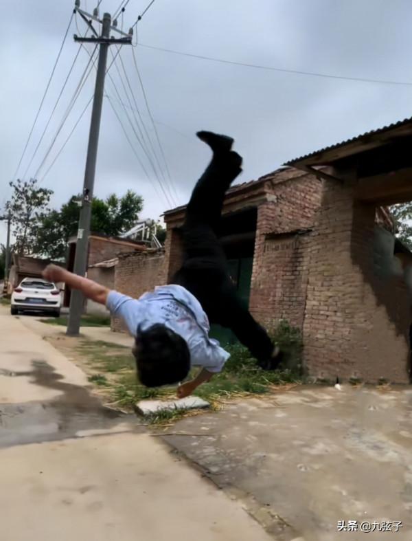 女版“洪金寶”：從田間“打”到央視舞臺，被稱為“武館黑寡婦”