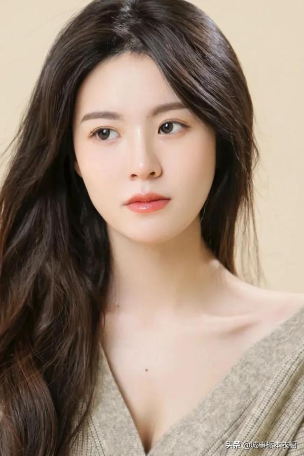 冬天就要暖暖的，女孩的自信美需要溫度