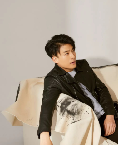 孫藝洲的“雙面人生”：戲內處處留情浪蕩不羈，戲外專情初戀19年