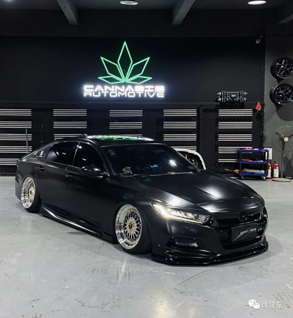 姿態風本田十代雅閣，自己踏進&quot;改裝坑&quot;還要拉兒子下水？