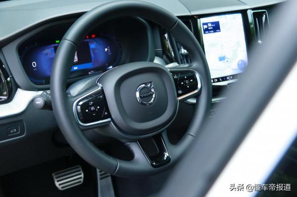 新車|行駛質感提升,互動系統更人性化!試駕新款沃爾沃XC60 新車|行駛質感提升,互動系統更人性化!試駕新款沃爾沃XC60