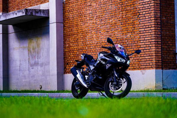 “價效比”這三個字就是川崎Ninja 400的忍道