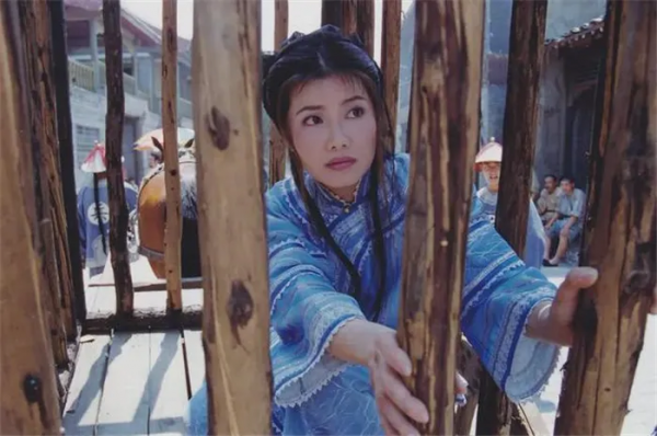 香港影壇12位打女：羅芙洛武力值高，洪金寶老婆巔峰時期隱退