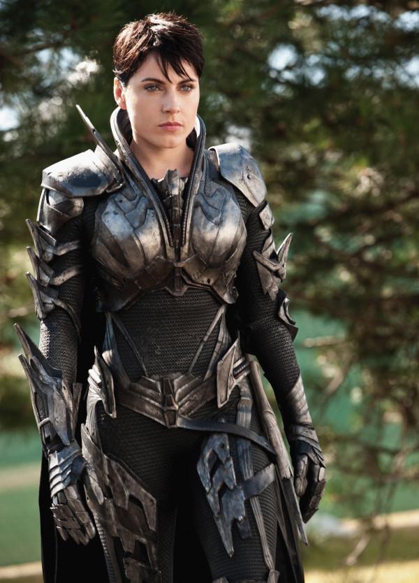 《海王2》《黑亞當》曝官方梗概，一位經典蝙蝠俠加盟《蝙蝠女》