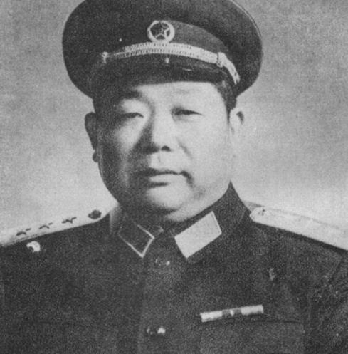 珍寶島一戰上將下令開打，少將抗命不打，戰後上將向他致歉