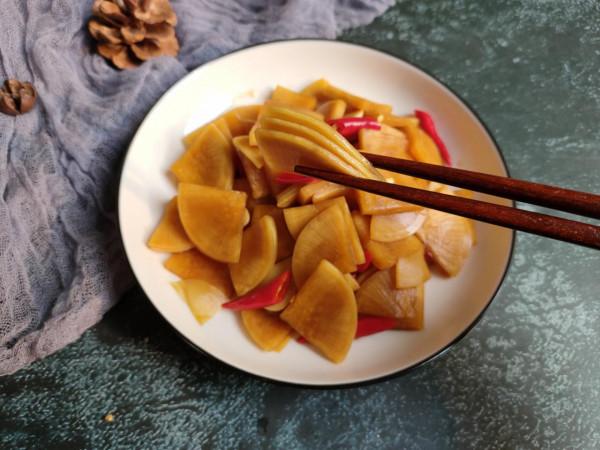 酒店裡不外傳的秘製醬蘿蔔，泡半天就能吃，酸甜微辣嘎嘣脆