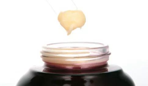 冬季挑選保溼乳液和麵霜，很有講究！且聽美妝店老闆娘詳細講解