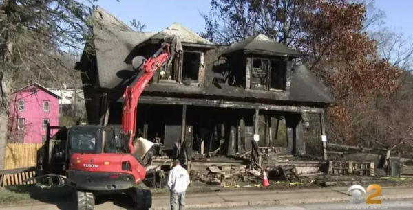 2人慘死!華人家庭致命大火,獨立屋燒成渣,單親媽媽痛失愛女 2人慘死!華人家庭致命大火,獨立屋燒成渣,單親媽媽痛失愛女