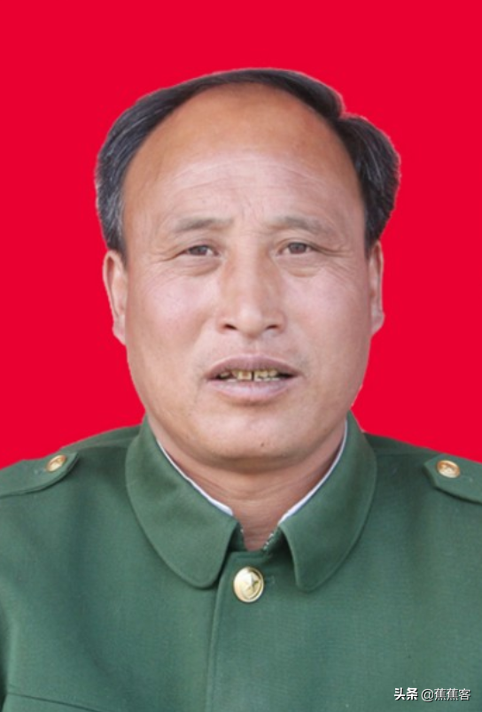 天山老兵陳俊貴:吃掉戰友的救命饅頭,他因愧疚攜妻兒守墓24年 天山老兵陳俊貴:吃掉戰友的救命饅頭,他因愧疚攜妻兒守墓24年