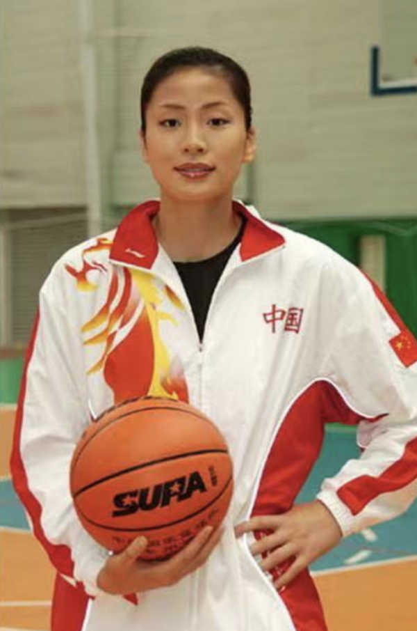 姚明妻子葉莉:打進雅典奧運,卻因傷無緣北京奧運,成一生遺憾 姚明妻子葉莉:打進雅典奧運,卻因傷無緣北京奧運,成一生遺憾