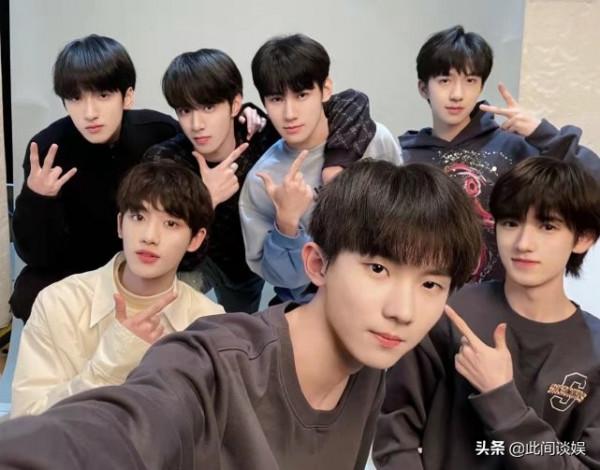 時代少年團出道七百天合照:全團穿衛衣,不告訴丁程鑫系列? 時代少年團出道七百天合照:全團穿衛衣,不告訴丁程鑫系列?