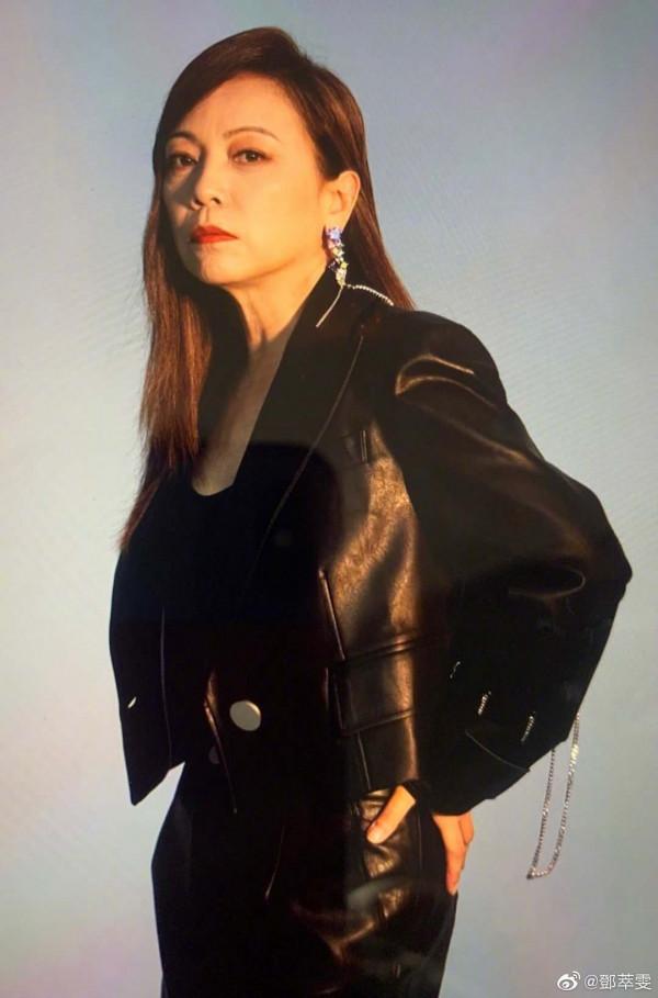 打卡九寨溝!55歲鄧萃雯曬遊客照,自言此行完成了多年心願 打卡九寨溝!55歲鄧萃雯曬遊客照,自言此行完成了多年心願