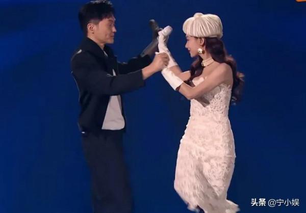 芒果臺低調舉辦“內部”晚會,5個尷尬場面意外暴露3條生存現狀 芒果臺低調舉辦“內部”晚會,5個尷尬場面意外暴露3條生存現狀