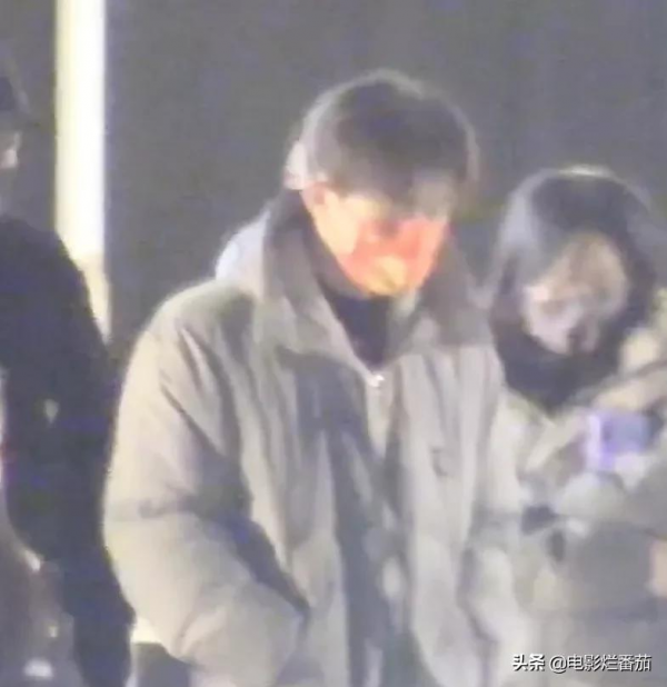 春晚五次聯排：趙麗穎緊身褲吸睛，沈騰眼神犀利，張小斐知性俏皮