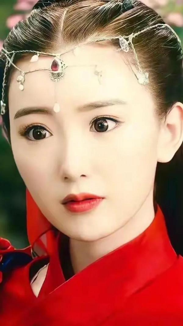 毛曉彤的表情漂亮的很，喜歡嗎？