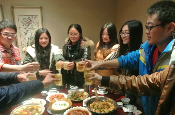 同學聚會上遇到這3件事,可能是有人“瞧不起”你,別被矇在鼓裡 同學聚會上遇到這3件事,可能是有人“瞧不起”你,別被矇在鼓裡