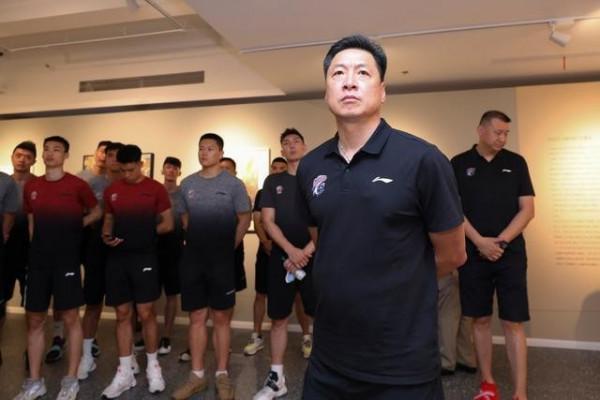 杜鋒痛失王牌！廣東三連冠功勳叛逃上海，李春江釜底抽薪這招真狠