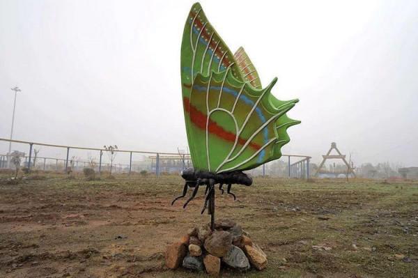 湖南一奇葩遊樂園，投資上億卻廢棄已久，現卻因獨特風格很受歡迎