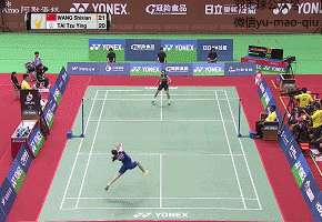 打羽毛球,對於身後球應該怎樣處理才不被動? 打羽毛球,對於身後球應該怎樣處理才不被動?