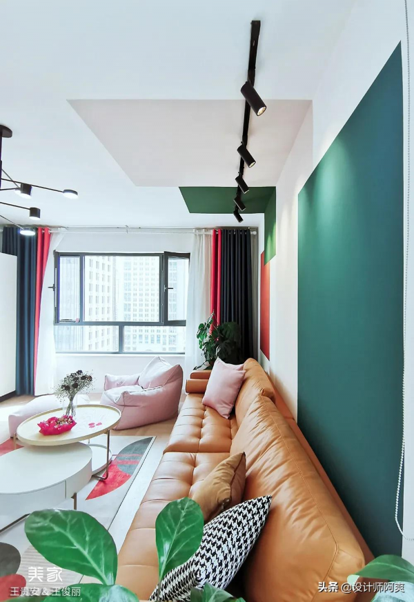 老公非要廚房全改玻璃門,廁所對床還不隔斷,竟完爆鄰居家 老公非要廚房全改玻璃門,廁所對床還不隔斷,竟完爆鄰居家