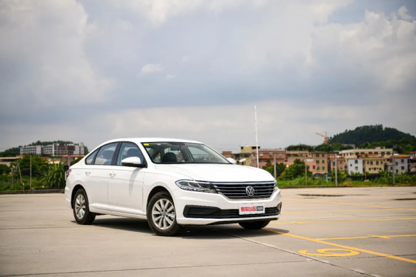 「實測」中、日、德家轎效能大比拼,這臺10萬級選手hold住全場 「實測」中、日、德家轎效能大比拼,這臺10萬級選手hold住全場