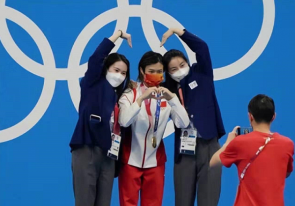 郭晶晶換新發型顏值狂飆！素顏亮相都超級美，氣質更有豪門闊太範