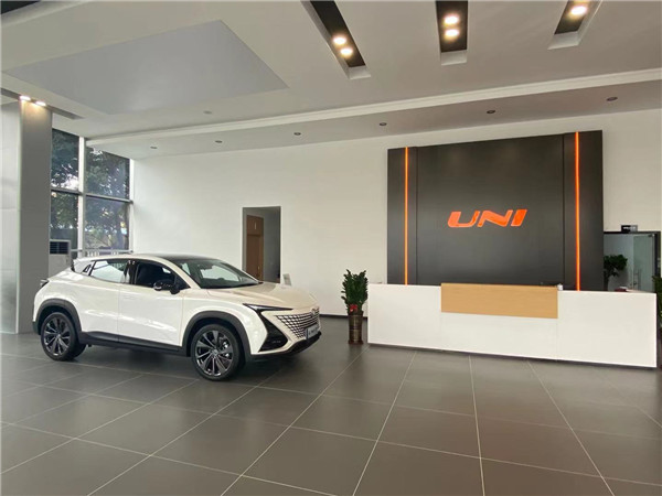 探店長安汽車：展廳環境優美，CS75PLUS最為熱銷