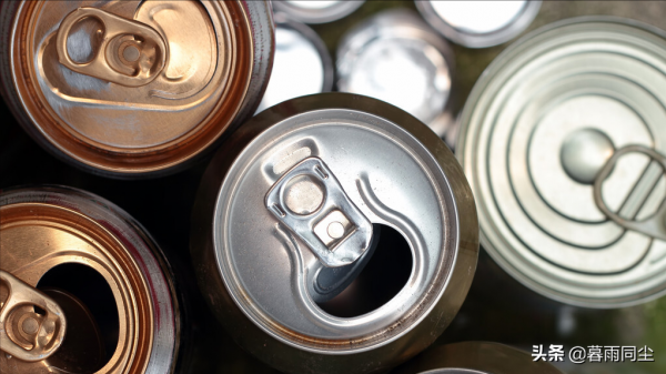 用兩個易拉罐自制戶外酒精爐，重量不到30克，輕型揹包客的最愛