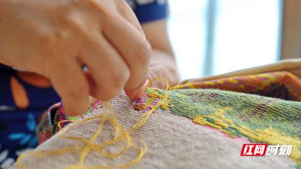衡山:手工“繡才”耗時6年繡出20米長《清明上河圖》 衡山:手工“繡才”耗時6年繡出20米長《清明上河圖》