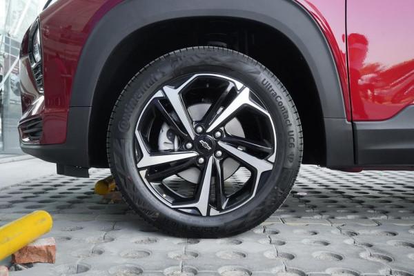 百公里綜合油耗5&period;9L，價格實惠配置豐富，試駕雪佛蘭創界